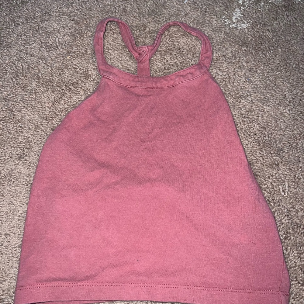 Cropped pink shirt